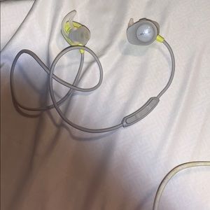 Bose wireless earbuds